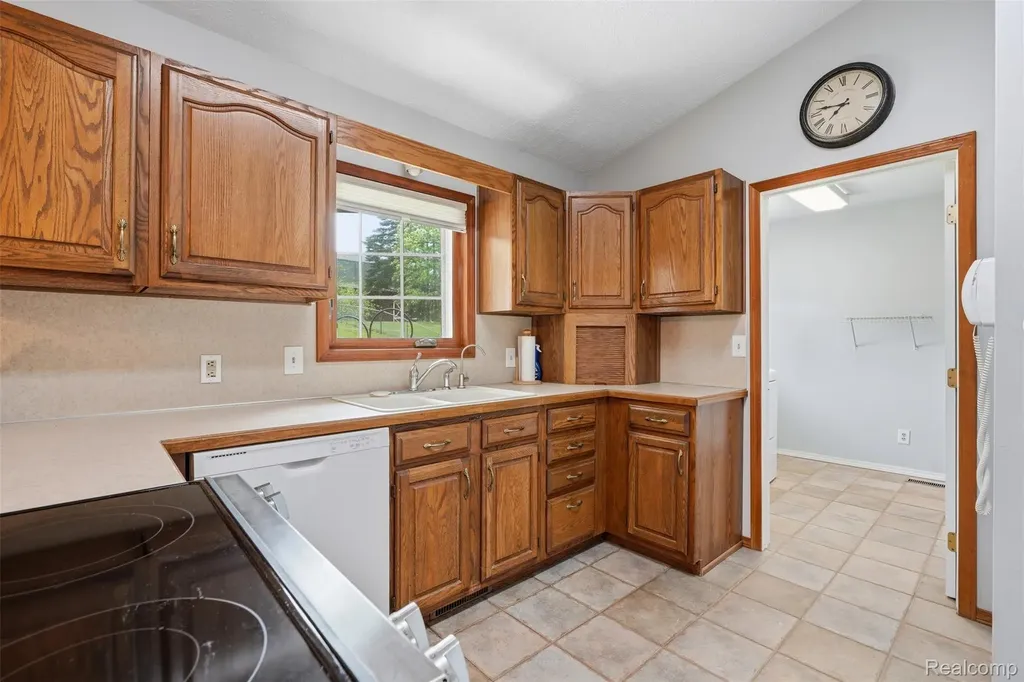 2482 Valley Lane Drive Grand Blanc Charter Township MI 48439