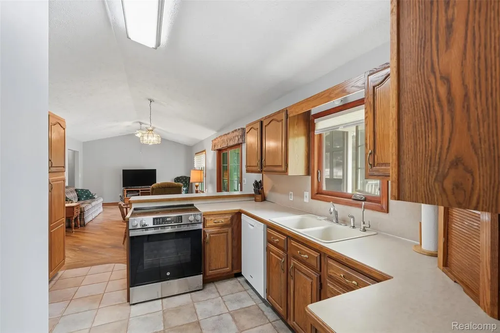 2482 Valley Lane Drive Grand Blanc Charter Township MI 48439