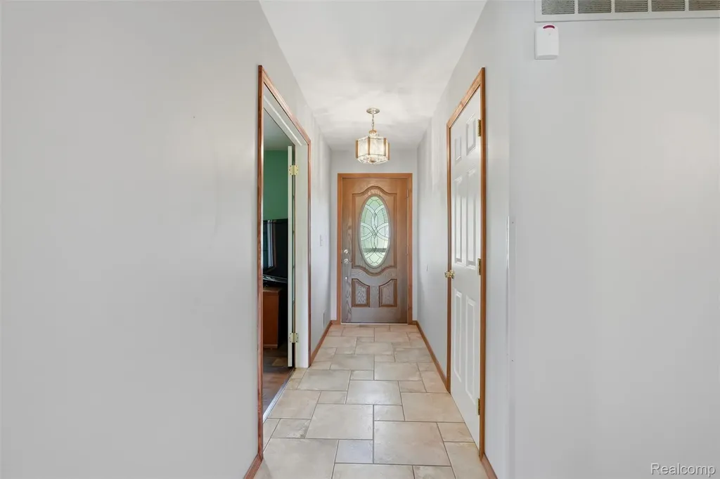 2482 Valley Lane Drive Grand Blanc Charter Township MI 48439
