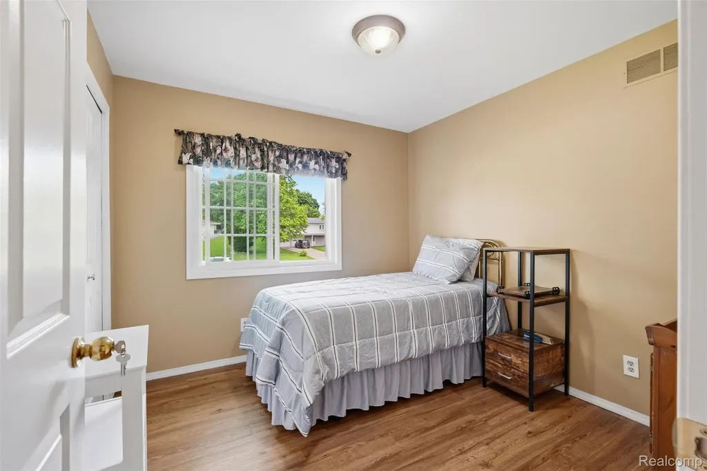 2482 Valley Lane Drive Grand Blanc Charter Township MI 48439