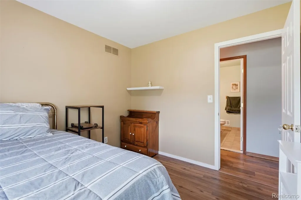 2482 Valley Lane Drive Grand Blanc Charter Township MI 48439
