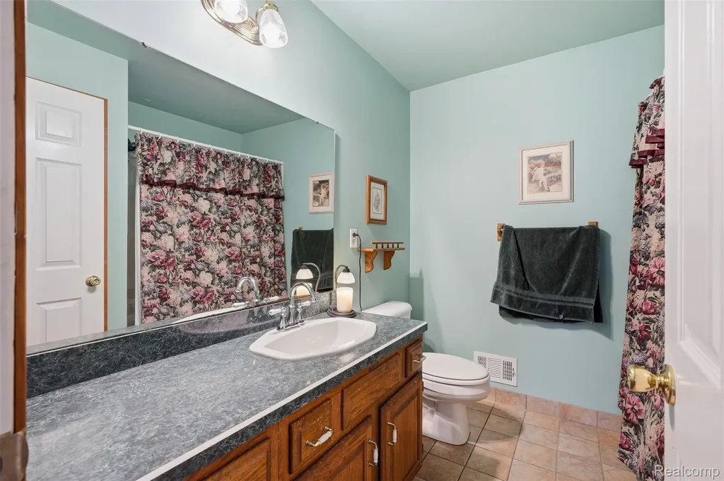 2482 Valley Lane Drive Grand Blanc Charter Township MI 48439