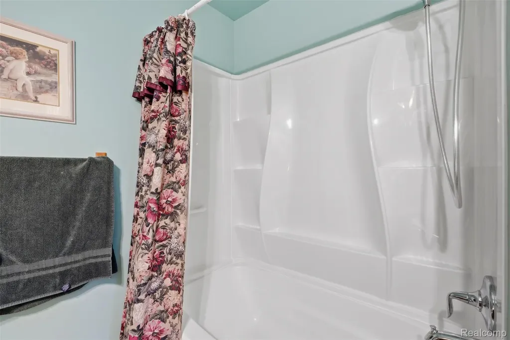 2482 Valley Lane Drive Grand Blanc Charter Township MI 48439