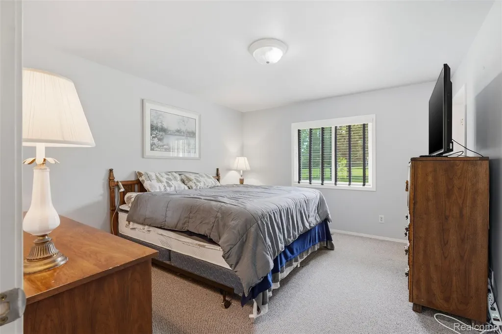 2482 Valley Lane Drive Grand Blanc Charter Township MI 48439