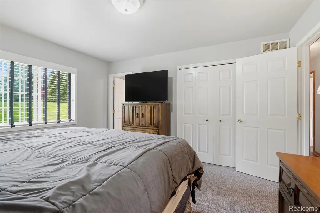 2482 Valley Lane Drive Grand Blanc Charter Township MI 48439