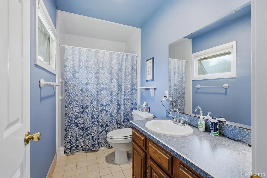 2482 Valley Lane Drive Grand Blanc Charter Township MI 48439