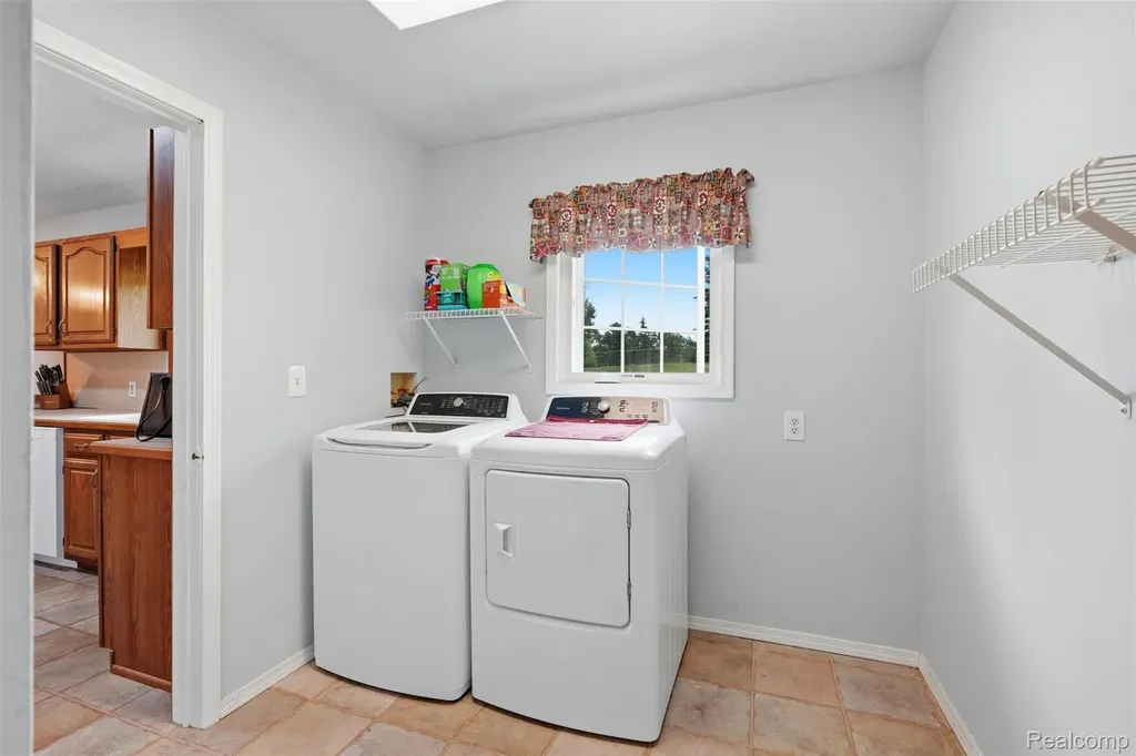 2482 Valley Lane Drive Grand Blanc Charter Township MI 48439