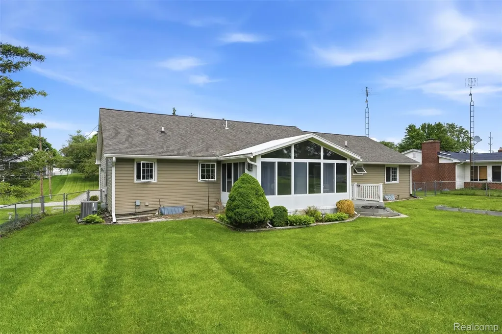 2482 Valley Lane Drive Grand Blanc Charter Township MI 48439