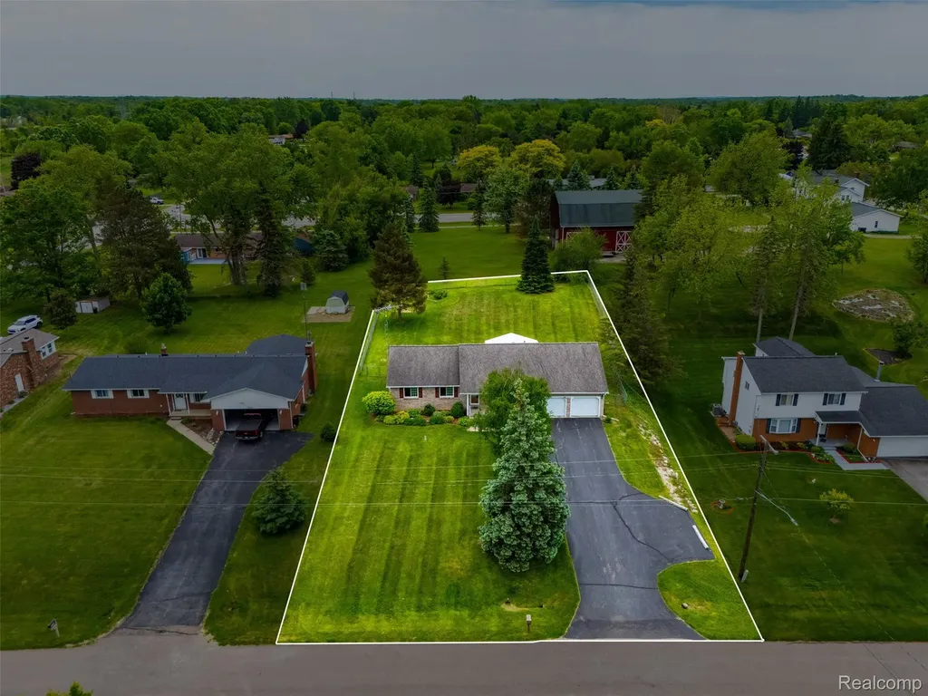 2482 Valley Lane Drive Grand Blanc Charter Township MI 48439