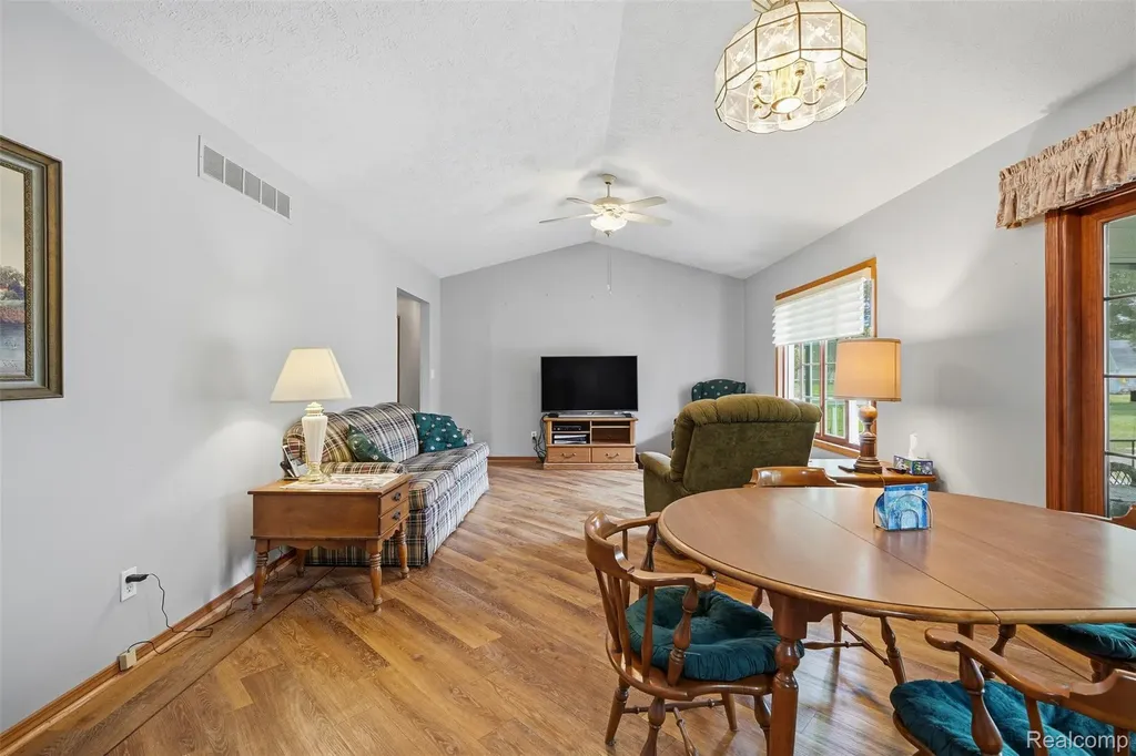2482 Valley Lane Drive Grand Blanc Charter Township MI 48439