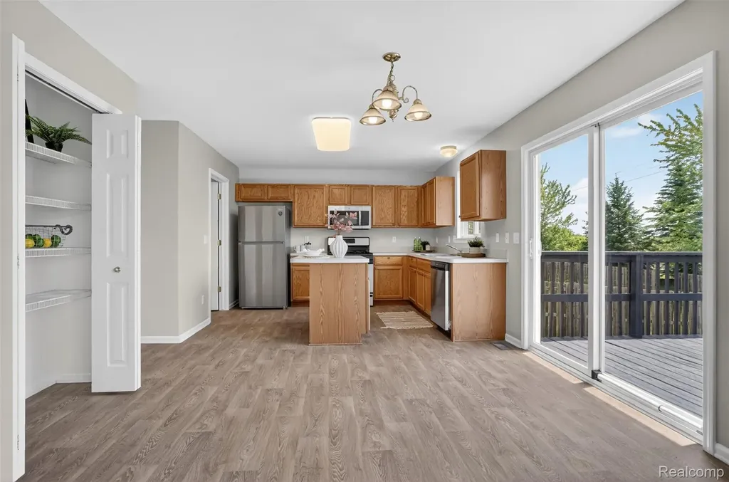 7460 Kensington Drive York Charter Township MI 48197