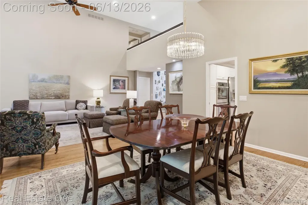 6011 Simsbury Court West Bloomfield Charter Township MI 48322