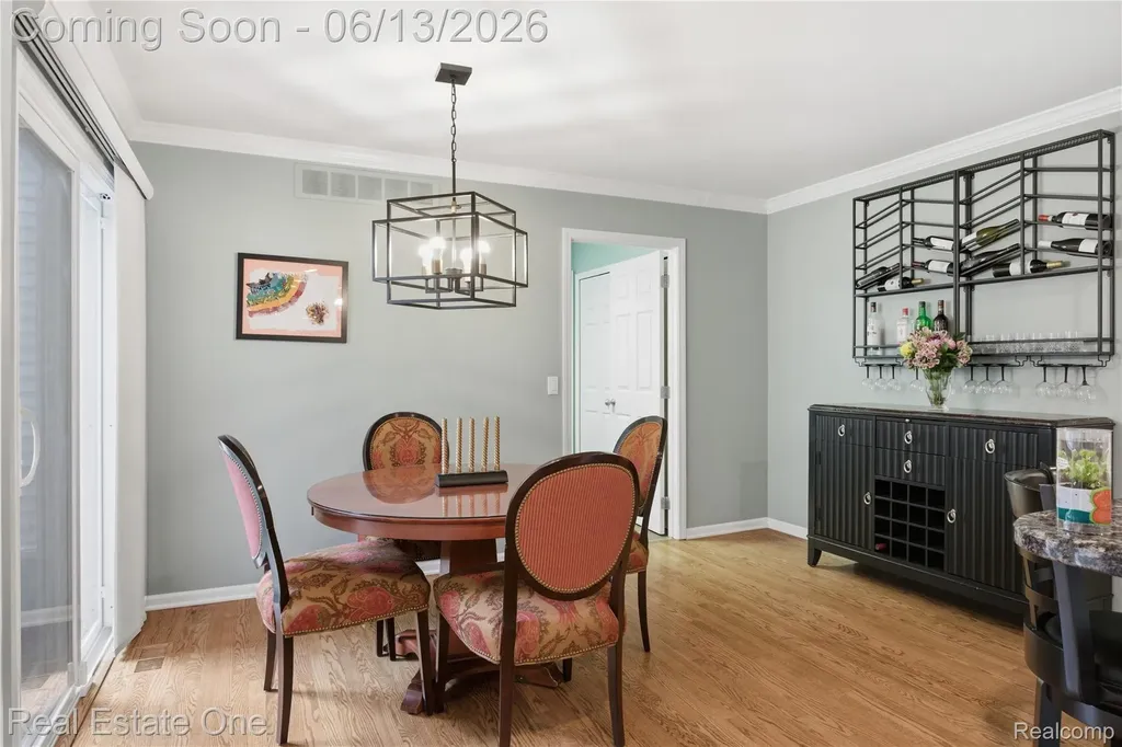 6011 Simsbury Court West Bloomfield Charter Township MI 48322