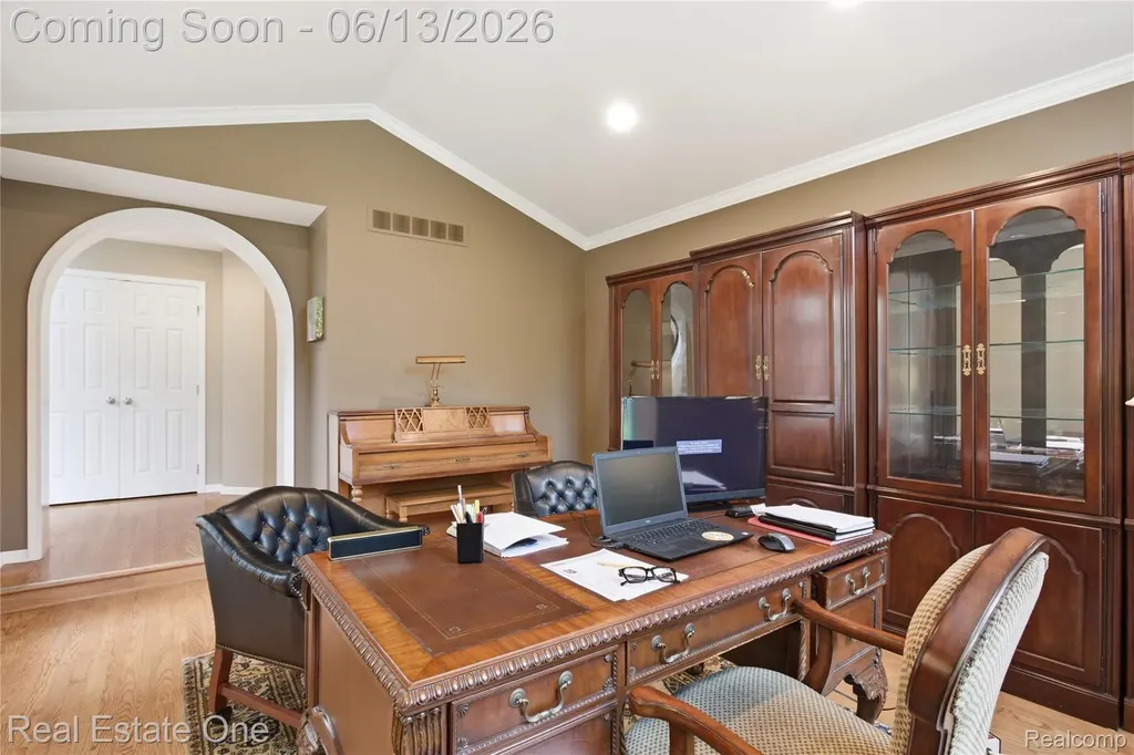 6011 Simsbury Court West Bloomfield Charter Township MI 48322
