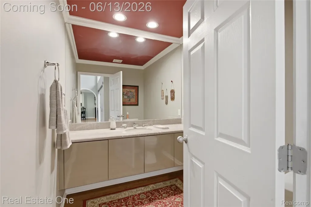 6011 Simsbury Court West Bloomfield Charter Township MI 48322