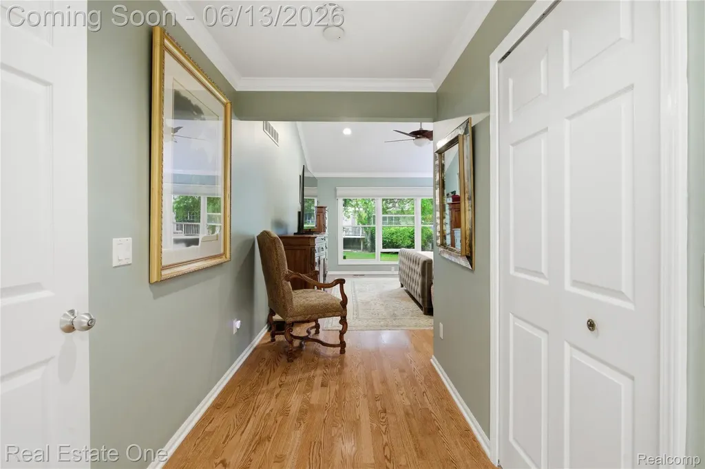 6011 Simsbury Court West Bloomfield Charter Township MI 48322