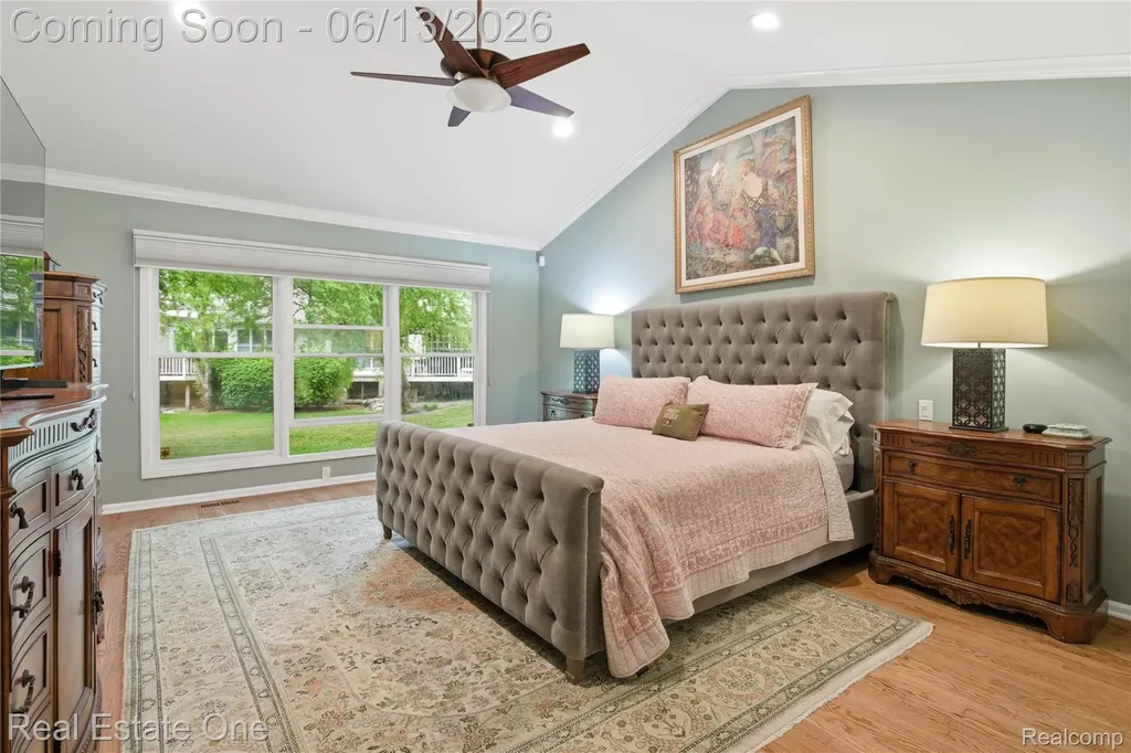 6011 Simsbury Court West Bloomfield Charter Township MI 48322