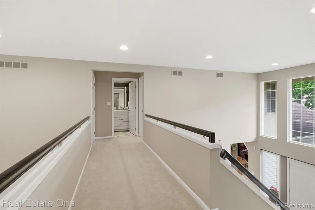 6011 Simsbury Court West Bloomfield Charter Township MI 48322