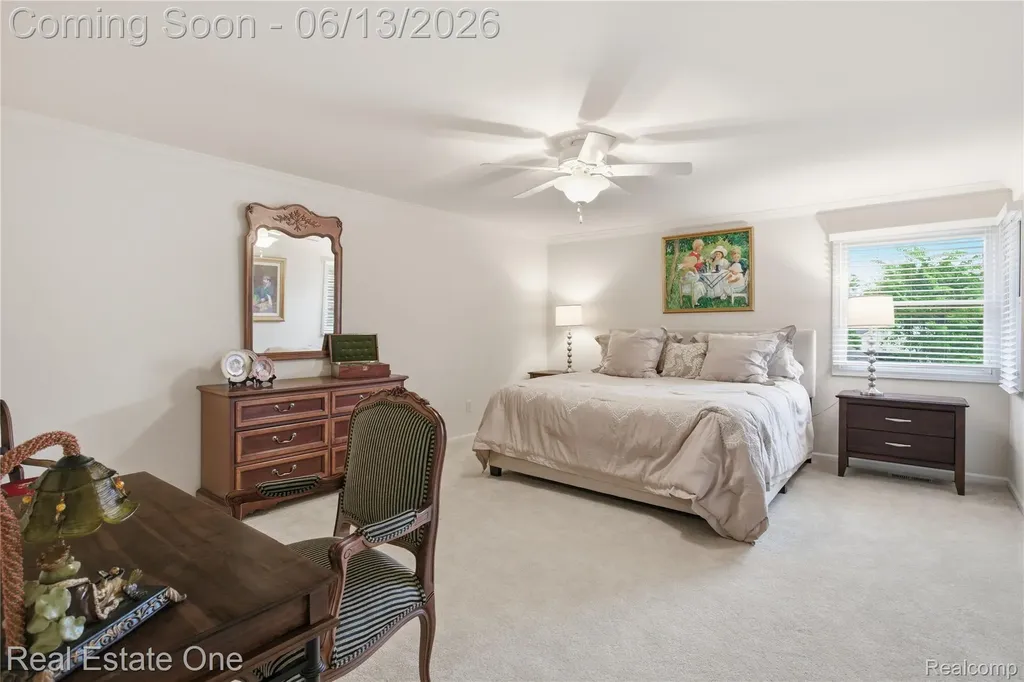 6011 Simsbury Court West Bloomfield Charter Township MI 48322