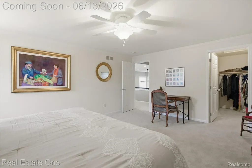 6011 Simsbury Court West Bloomfield Charter Township MI 48322