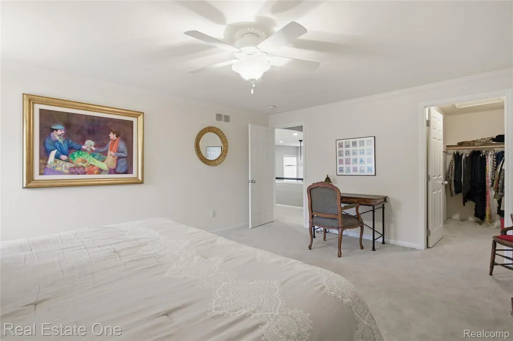 6011 Simsbury Court West Bloomfield Charter Township MI 48322