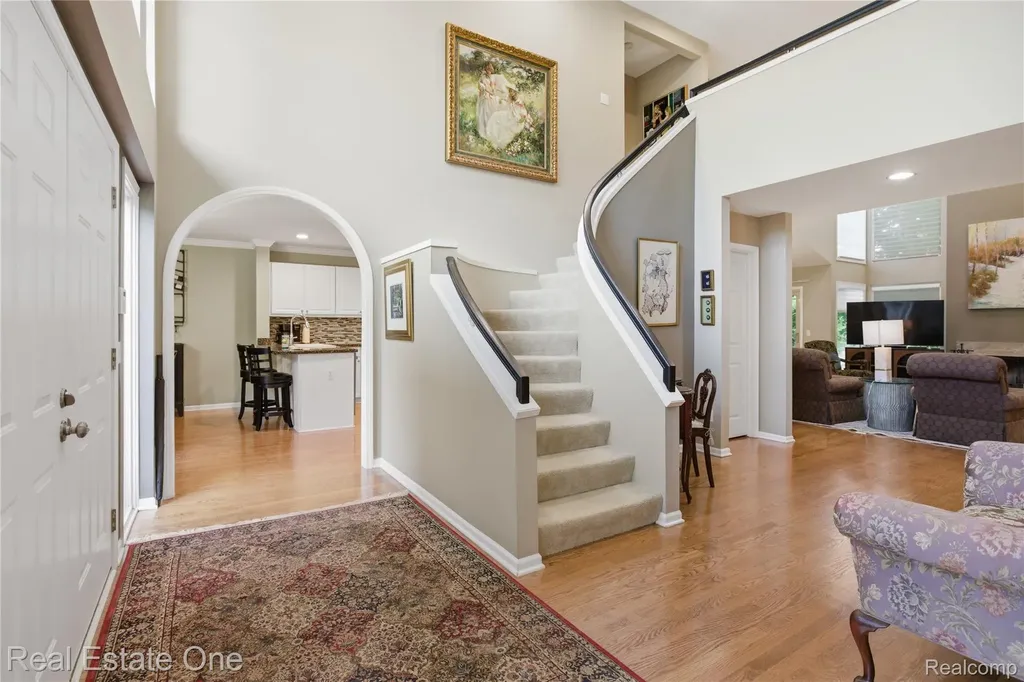 6011 Simsbury Court West Bloomfield Charter Township MI 48322