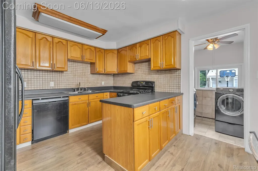 14470 Syracuse Street Taylor City MI 48180