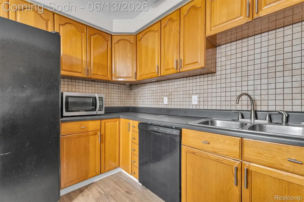 14470 Syracuse Street Taylor City MI 48180