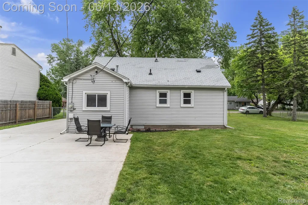 14470 Syracuse Street Taylor City MI 48180