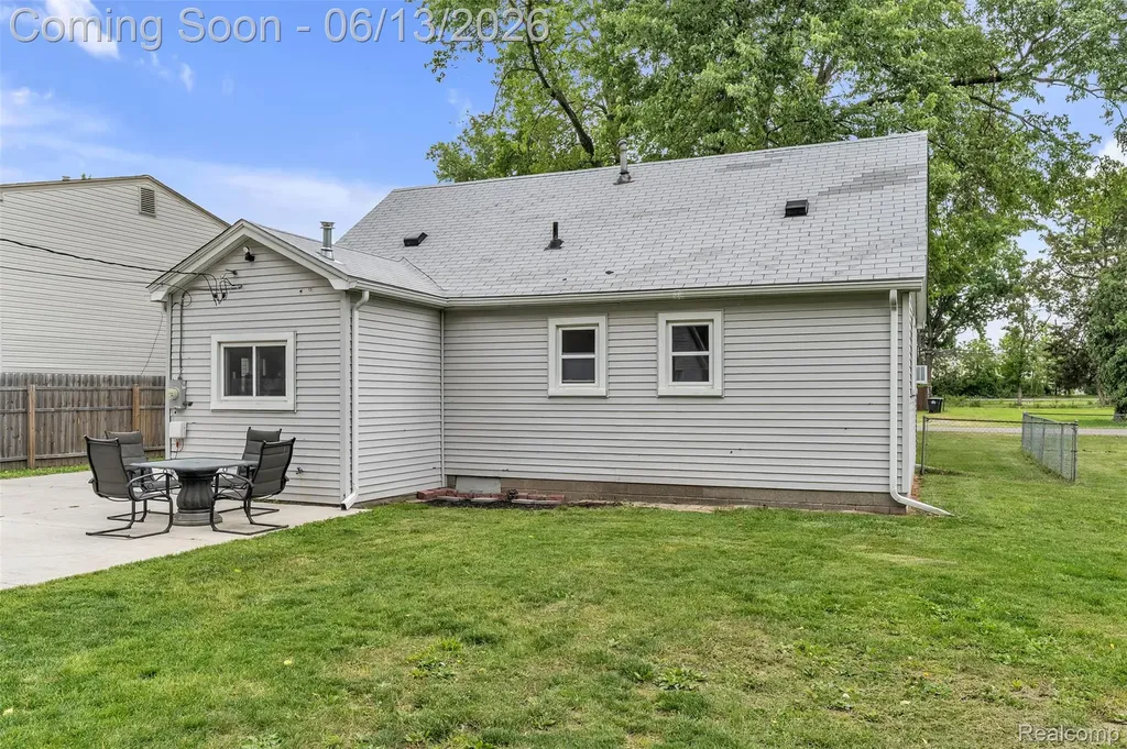 14470 Syracuse Street Taylor City MI 48180