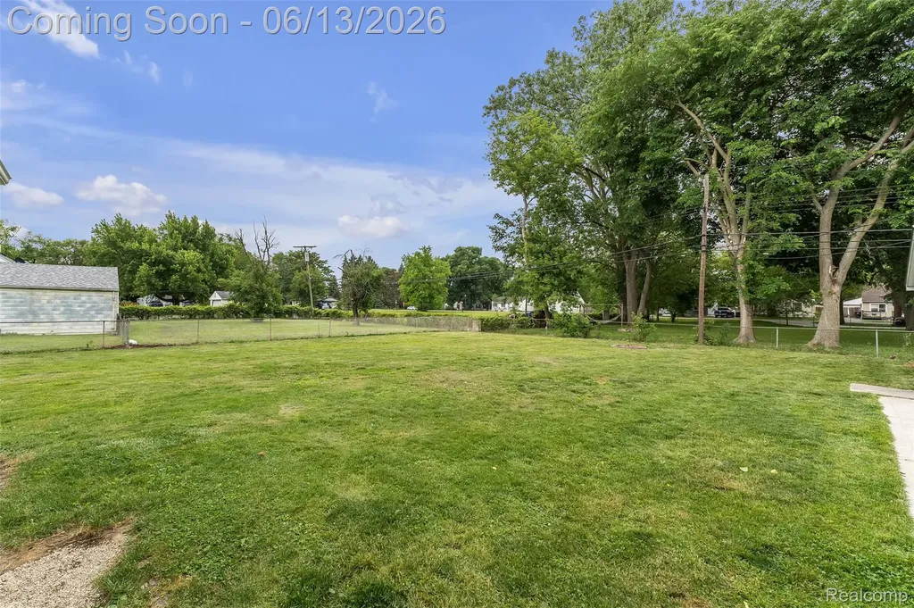 14470 Syracuse Street Taylor City MI 48180