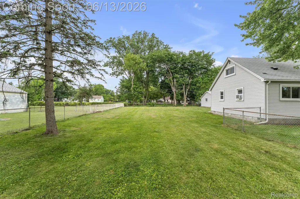 14470 Syracuse Street Taylor City MI 48180