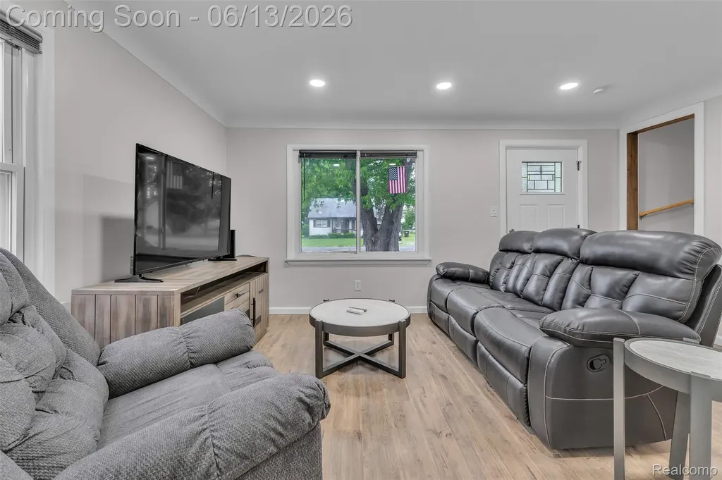 14470 Syracuse Street Taylor City MI 48180