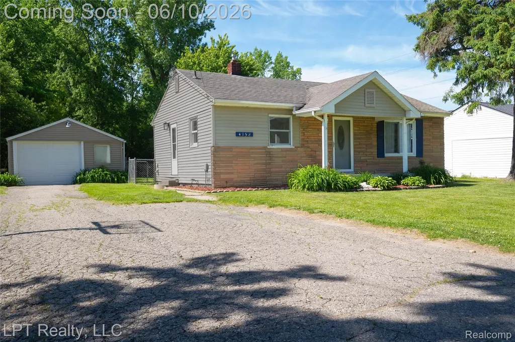 4152 Leith Street Burton City MI 48509