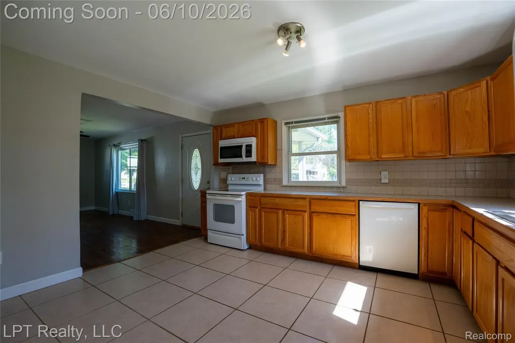 4152 Leith Street Burton City MI 48509