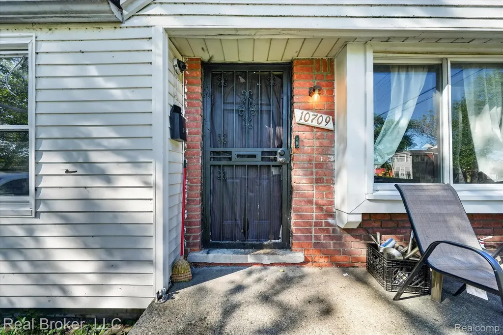 10709 Meuse Street Detroit City MI 48224