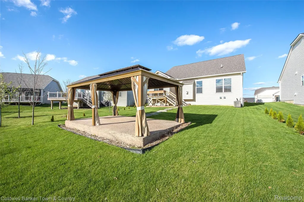 8126 Carston Lane Green Oak Township MI 48116
