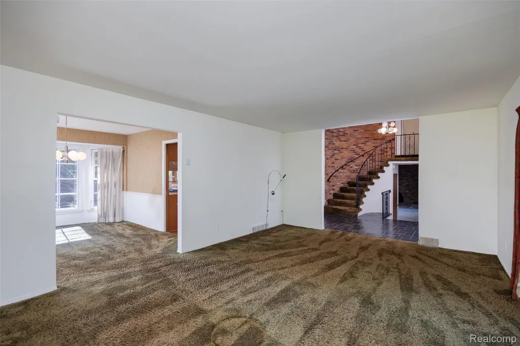 19646 Wilshire Boulevard Beverly Hills Village MI 48025