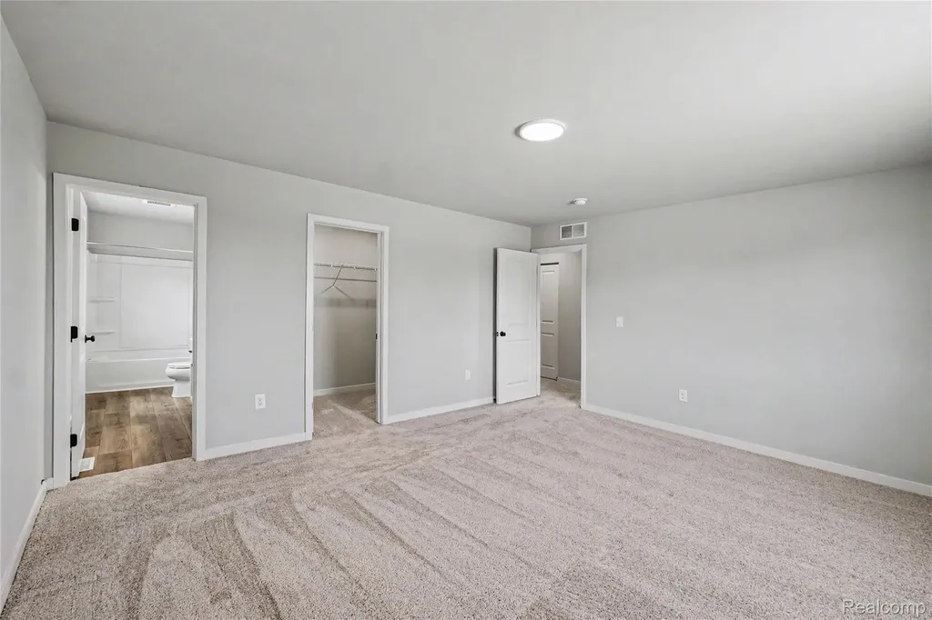 6030 Lahring Road Fenton Charter Township MI 48451