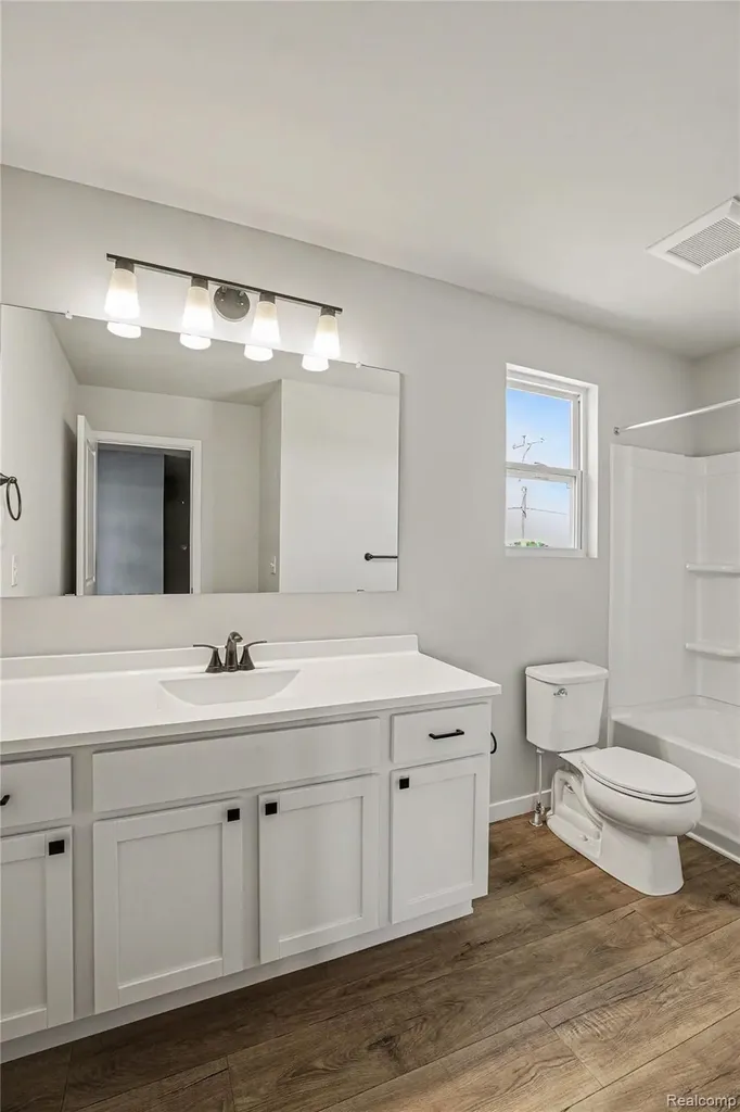 6030 Lahring Road Fenton Charter Township MI 48451