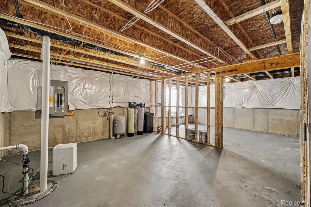 6030 Lahring Road Fenton Charter Township MI 48451
