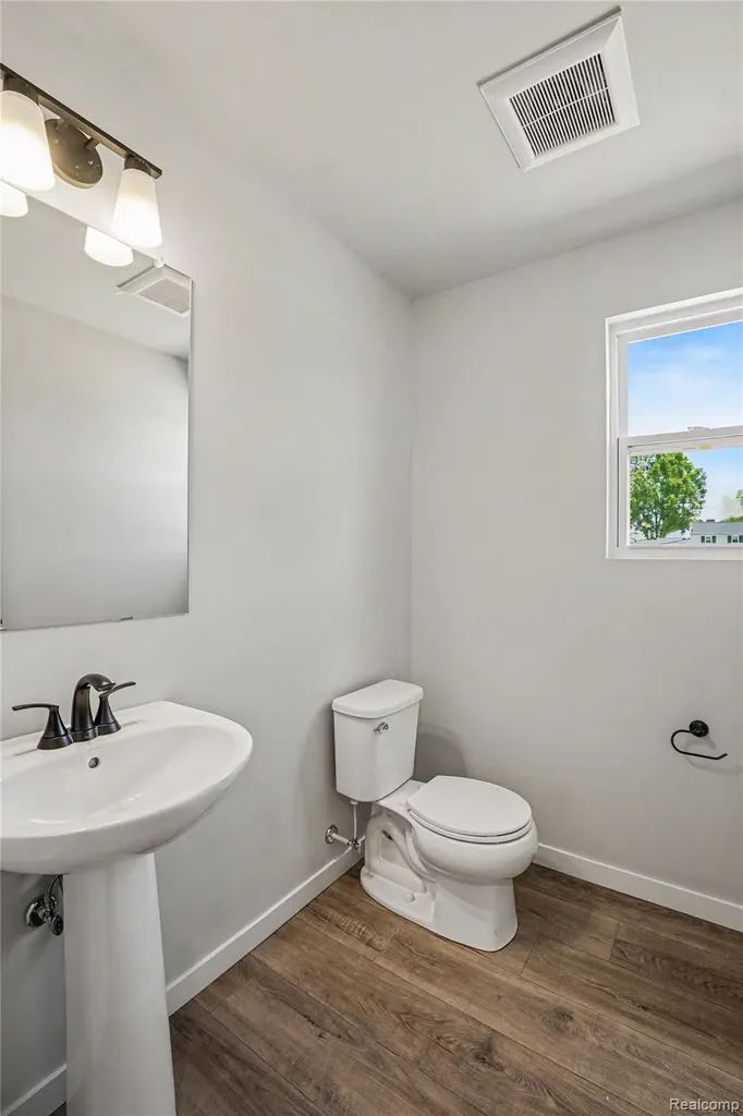 6030 Lahring Road Fenton Charter Township MI 48451