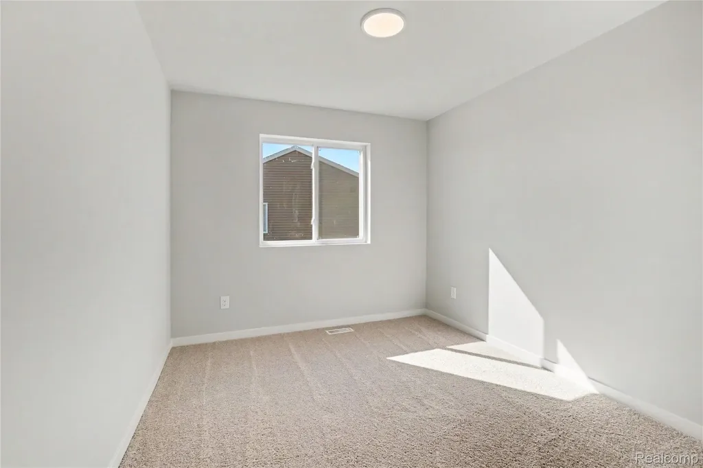6044 Lahring Road Fenton Charter Township MI 48451