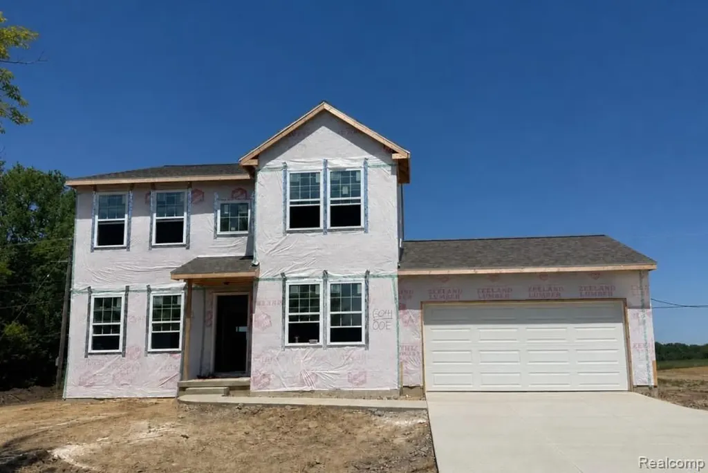 6044 Lahring Road Fenton Charter Township MI 48451