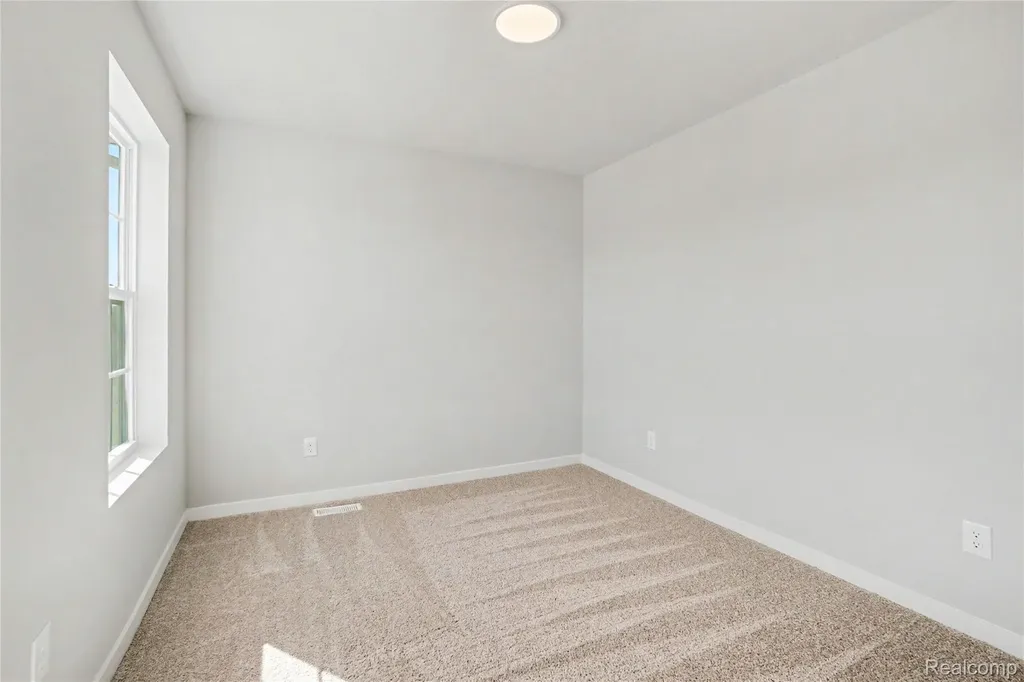 6044 Lahring Road Fenton Charter Township MI 48451
