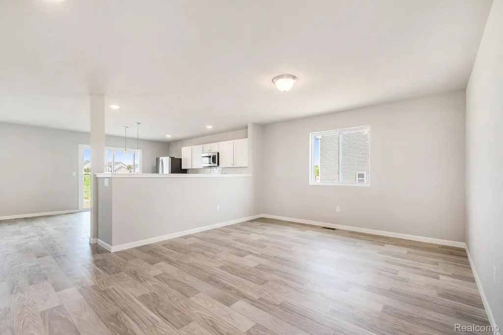 6044 Lahring Road Fenton Charter Township MI 48451