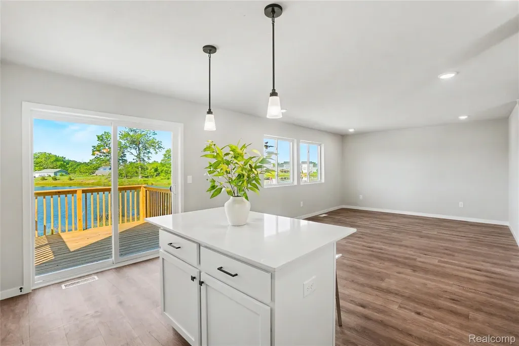 6044 Lahring Road Fenton Charter Township MI 48451