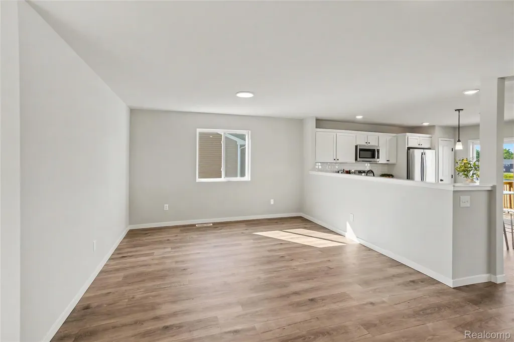 6044 Lahring Road Fenton Charter Township MI 48451