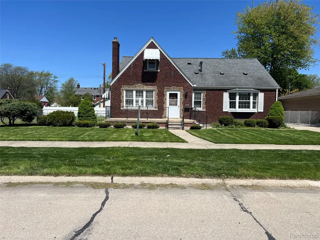 13226 Catalpa Street Southgate City MI 48195
