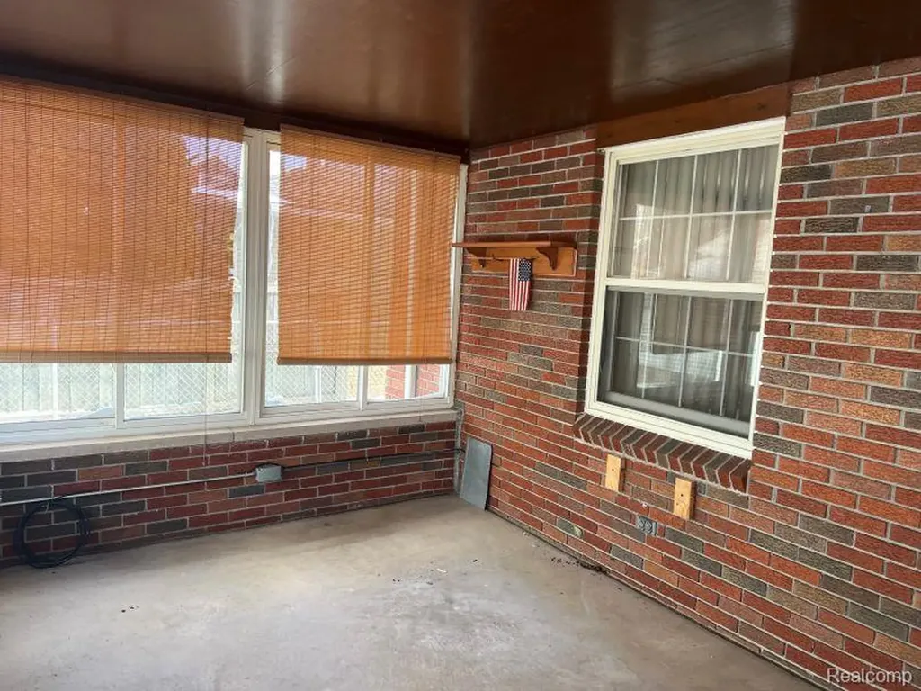 13226 Catalpa Street Southgate City MI 48195